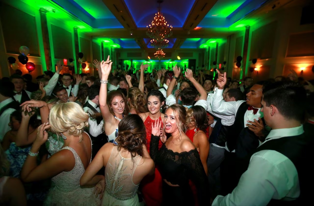 High School Proms & Homecoming